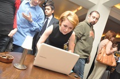 Lansare-laptopuri-Samsung-Cristina Bazavan