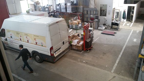 Ateliere fara Frontiere hala