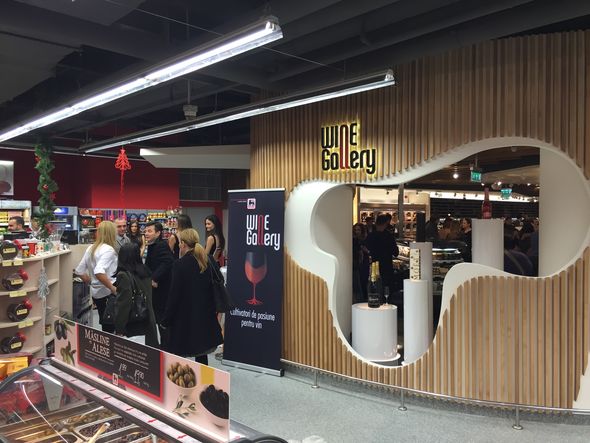 Mega image wine gallery