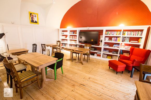 altclub_bibliotecă1