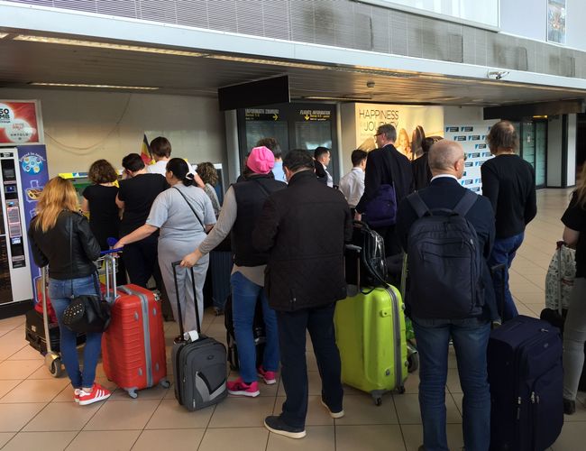 airport otopeni taxi qeueu
