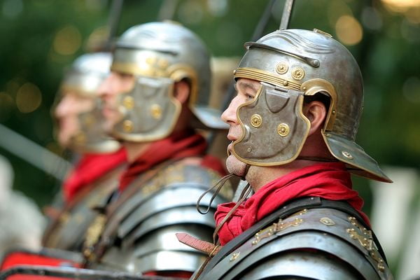 HISTORY Garda Romana Vremea barbarilor
